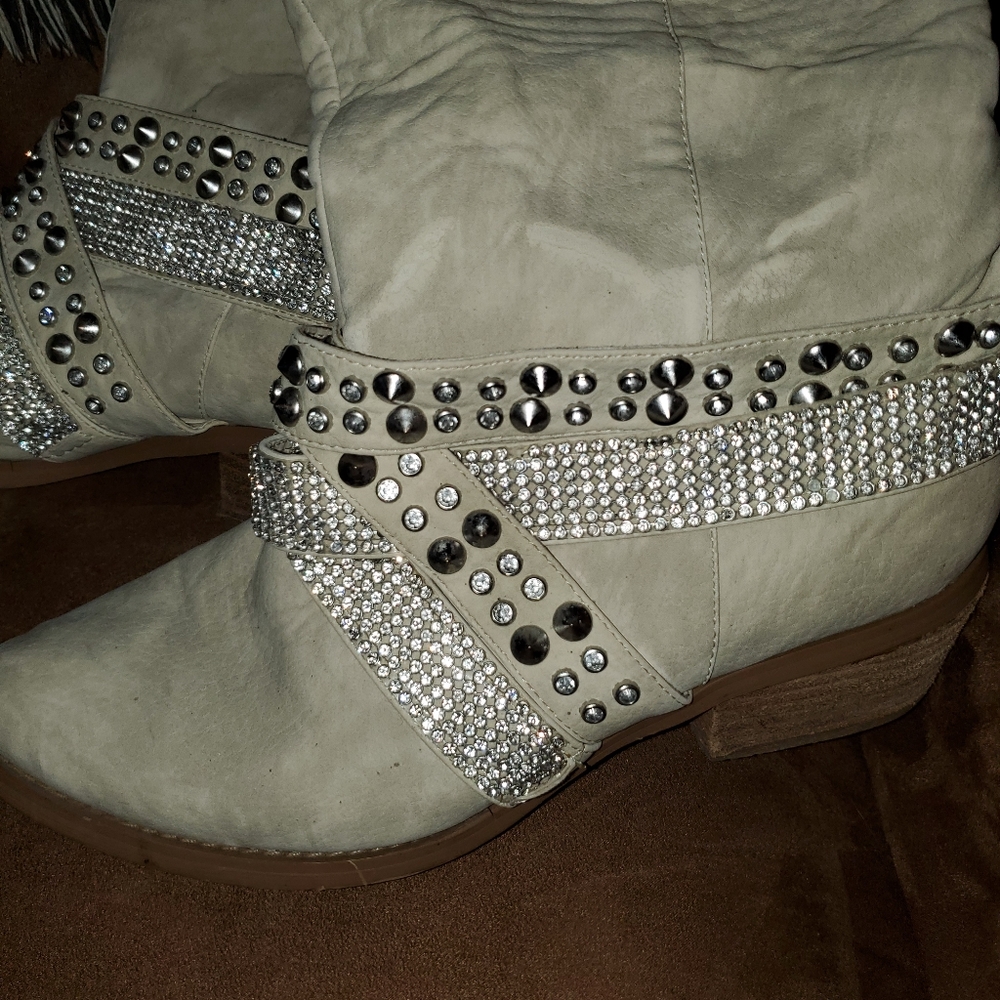 Boots from Buckle